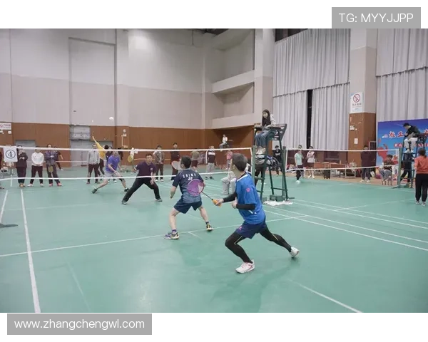 团结奋进上海羽毛球队展现团队协作的力量与精神 团结奋进上海羽毛球队展现团队协作的力量与精神