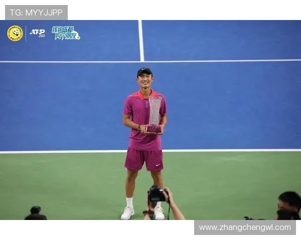 成都网球队战术创新引领网球新风潮助力球队排名跃升至新高 成都网球队战术创新引领网球新风潮助力球队排名跃升至新高